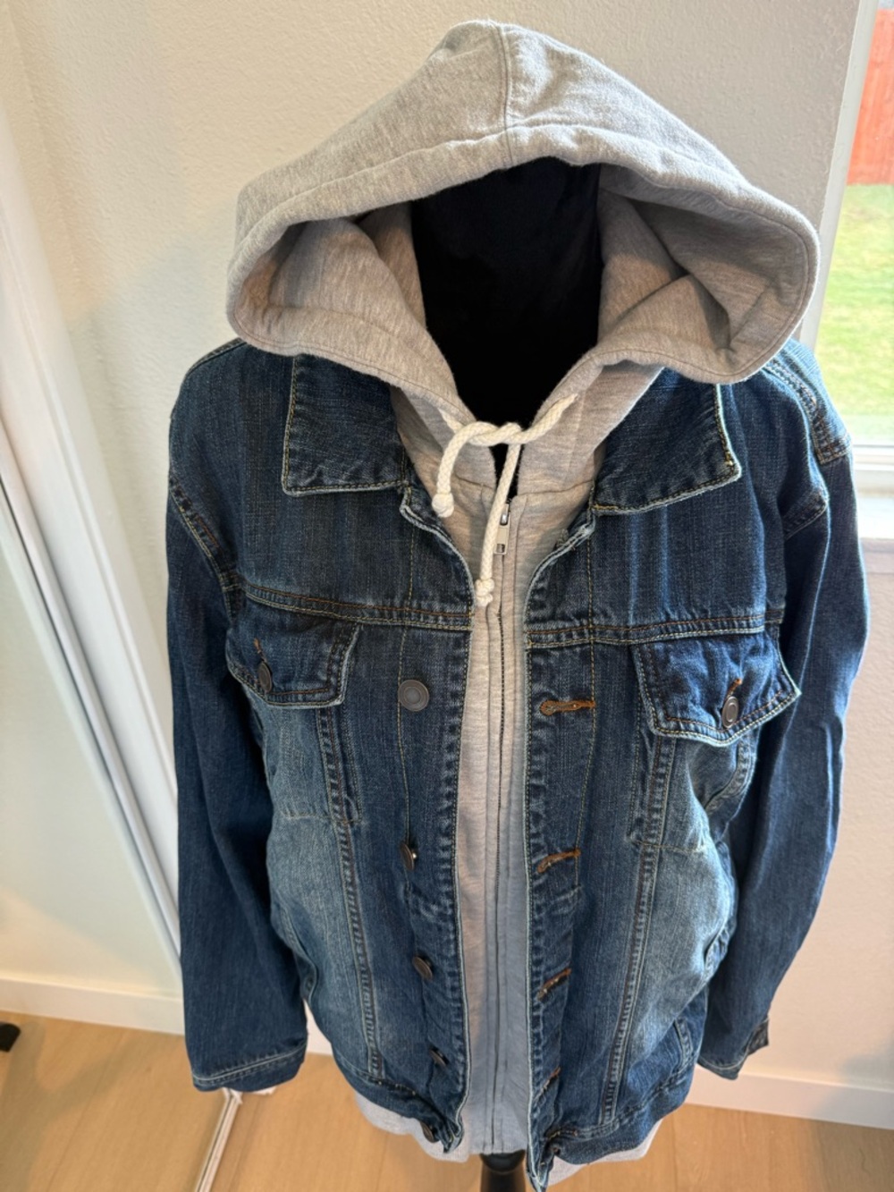 American Rag Denim Jacket w/ Hoodie Layer XL Distressed Jean Jacket